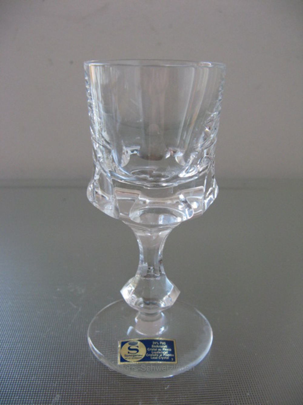 14 cm Höhe ca Römische Köpfe Wasserglas Bierglas mit Zinnmünze 